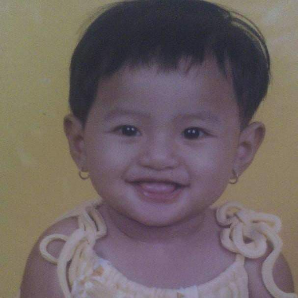 senyum keya semasa kecil